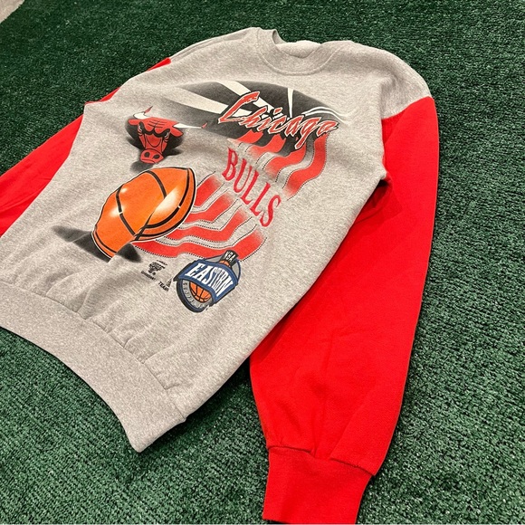 🏀 Vintage 90’s Chicago Bulls Crewneck - Picture 4 of 6